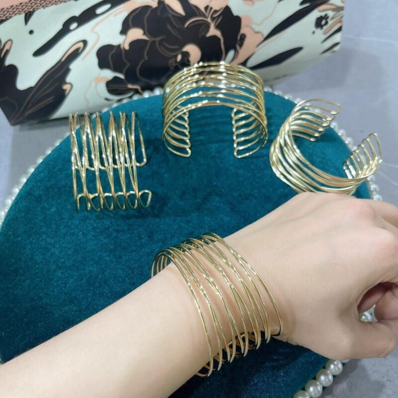 BANGLES
