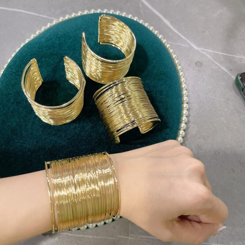BANGLES