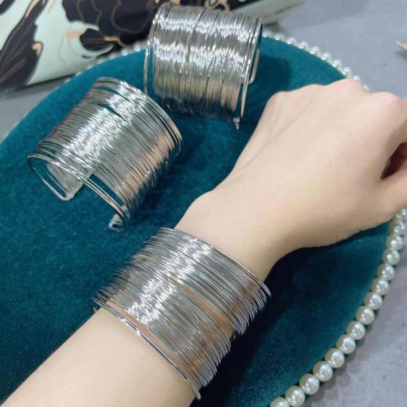 BANGLES